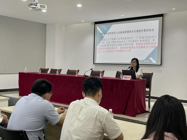 20220531萬江醫(yī)保分局開展“醫(yī)保政策進(jìn)基層 服務(wù)到家暖民心”宣講活動(dòng)_2