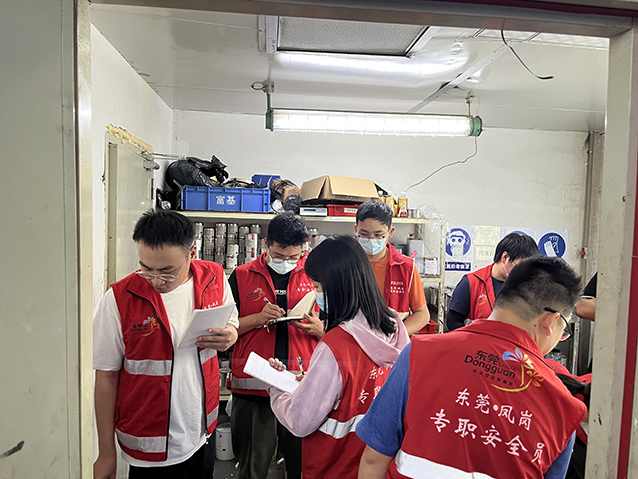0530安全培訓(xùn)進(jìn)企業(yè),，直插一線查隱患（圖3）.jpg