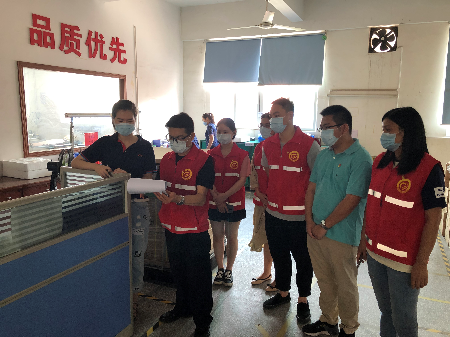 謝崗醫(yī)療保障分局黨支部開展“黨建引領，推動常態(tài)化疫情防控”主題黨日活動 (6).jpg